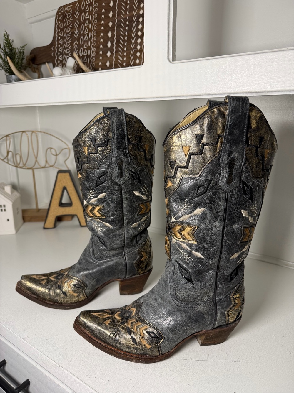 Corral Womens 6.5M Black Gold Leather Cowboy Boots Arrow Embroidered Western